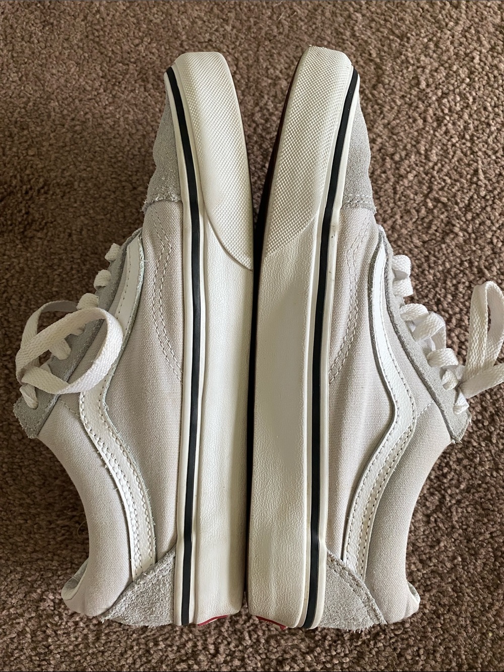 Vans Unisex Classic Low-Top Lace Sneakers. Light Grey with Suede